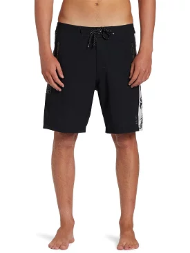 Billabong Men's Restore Surftrek 18 Boardshorts