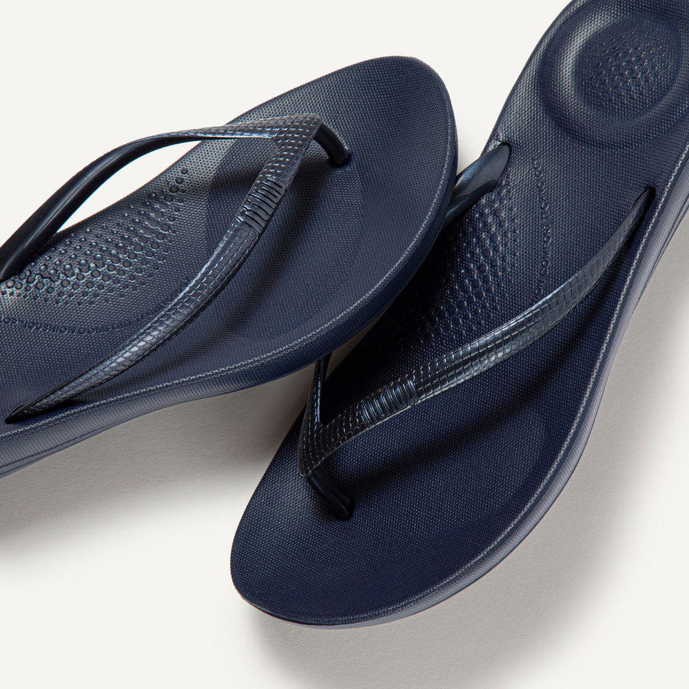 FitFlop iQushion Ergonomic Thongs Navy