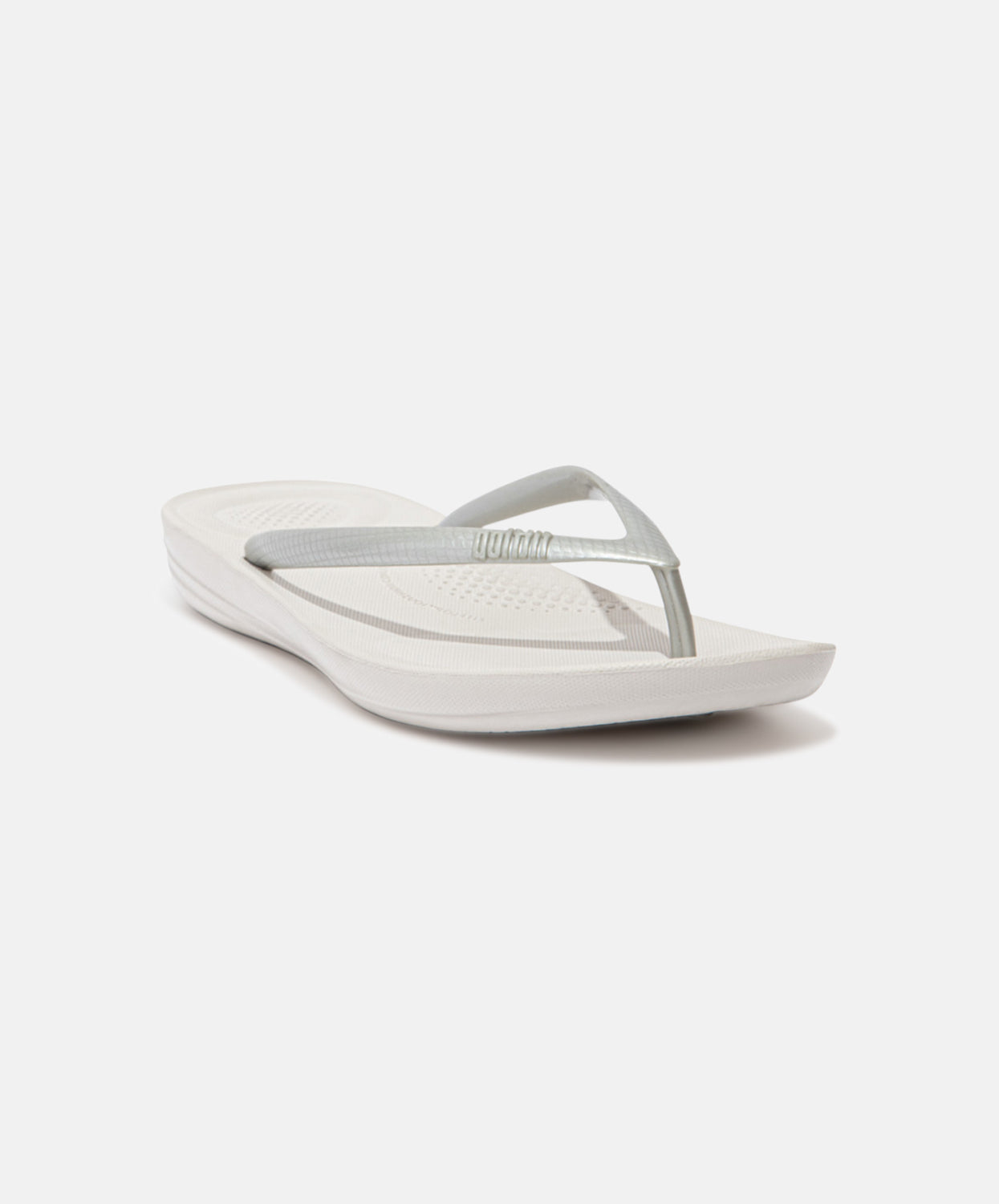 FitFlop iQushion Ergonomic Thongs Silver