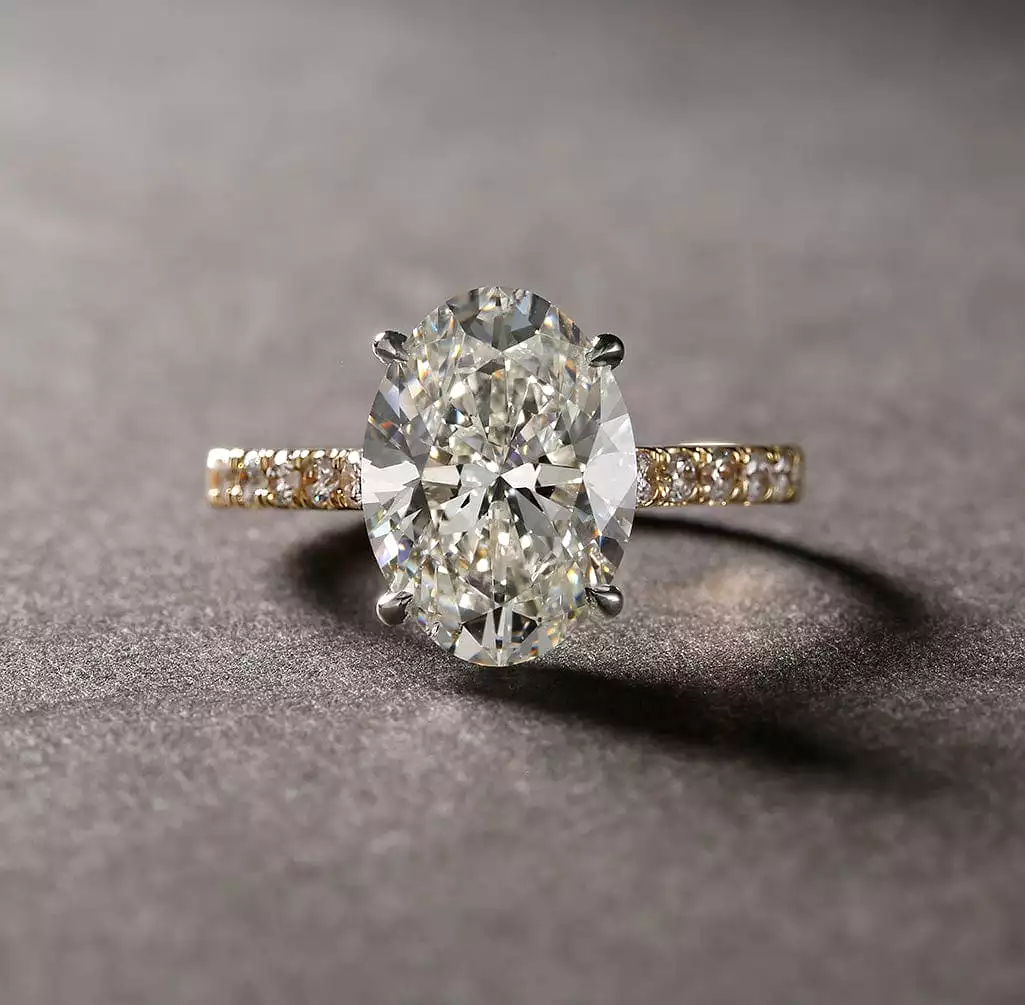 Oval Diamond Engagement Rings, Lab Grown