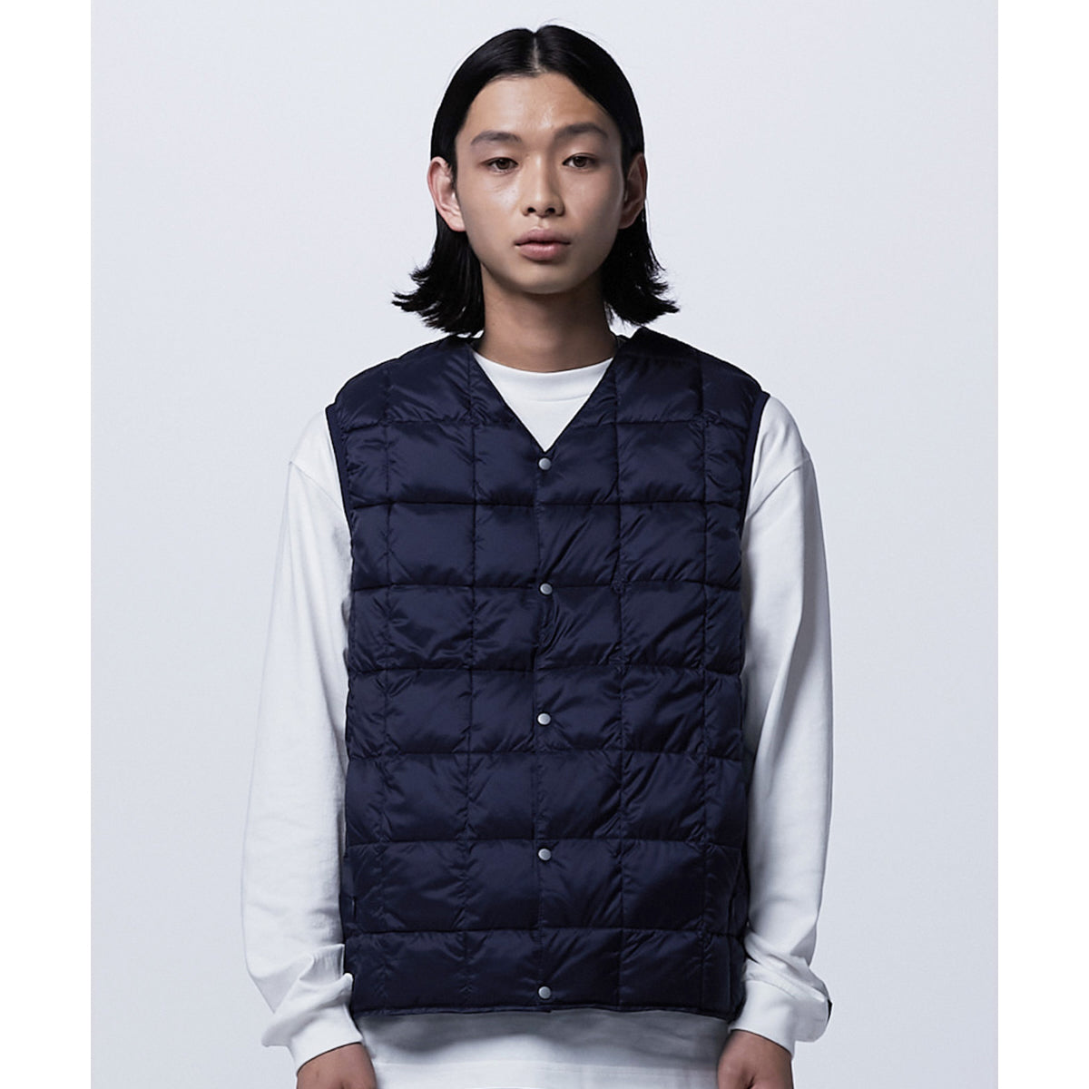 TAION V-Neck button down vest navy