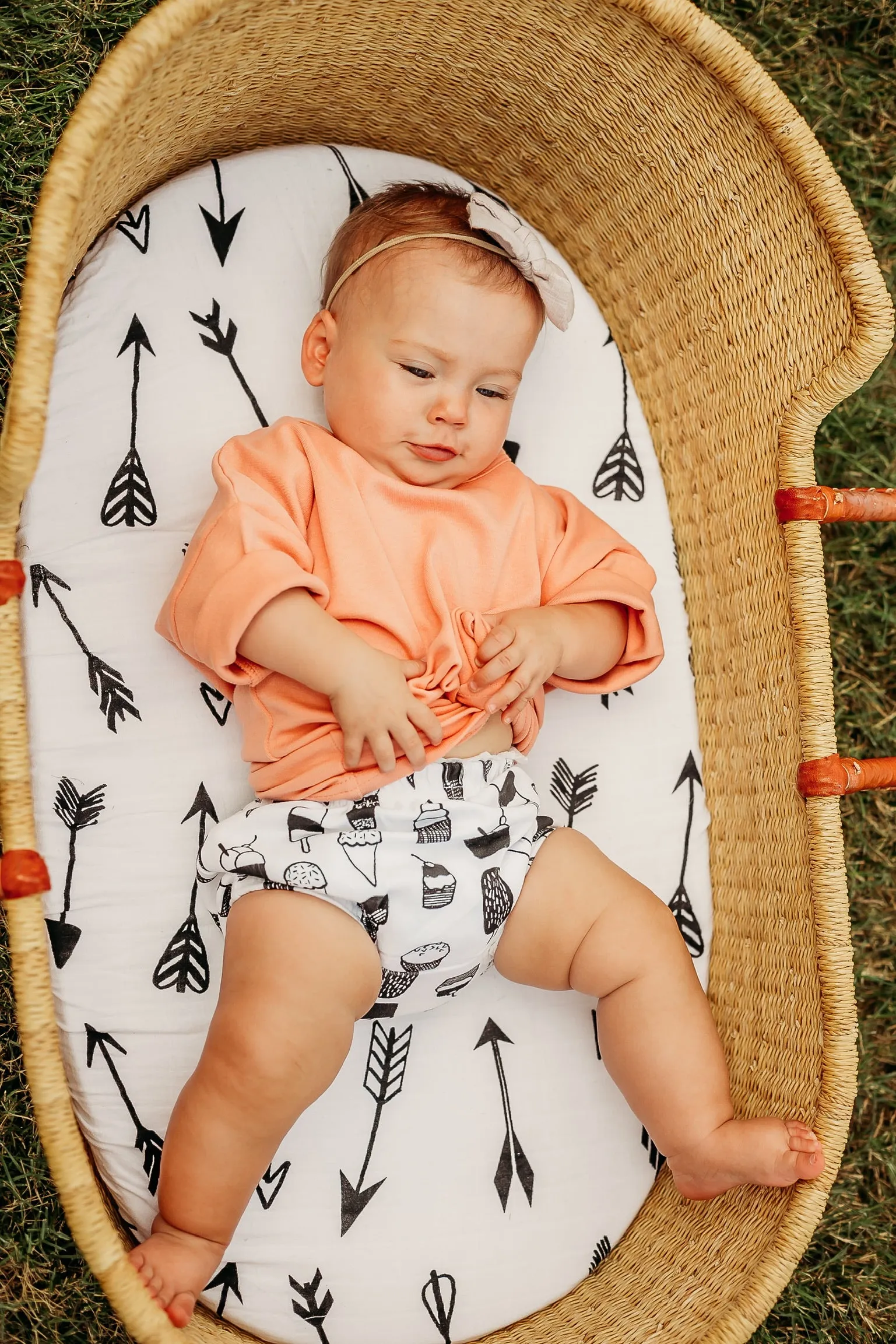 Versatile Moses Basket / Bassinet / Small Changing Pad Sheet -  Arrows