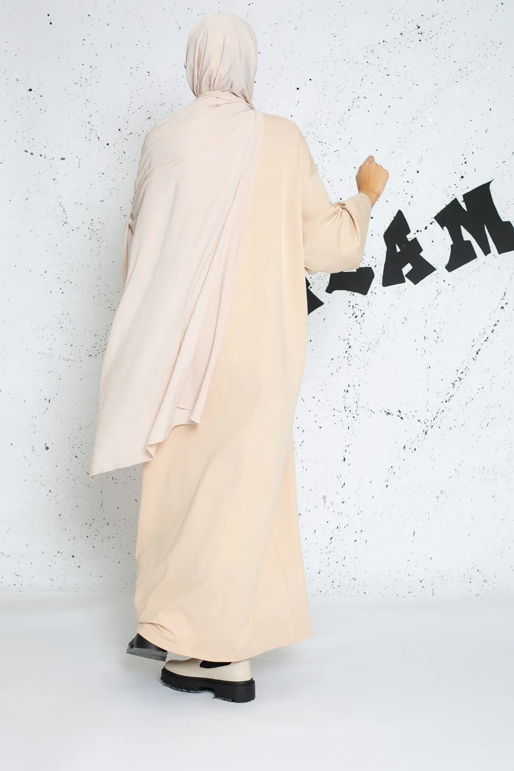 Vestido sudadera oversize beige manga ancha