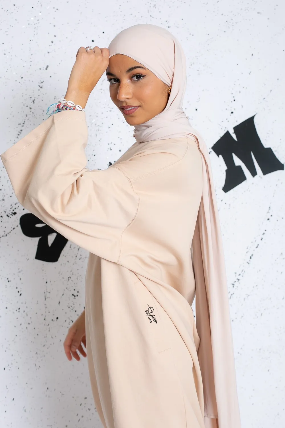 Vestido sudadera oversize beige manga ancha