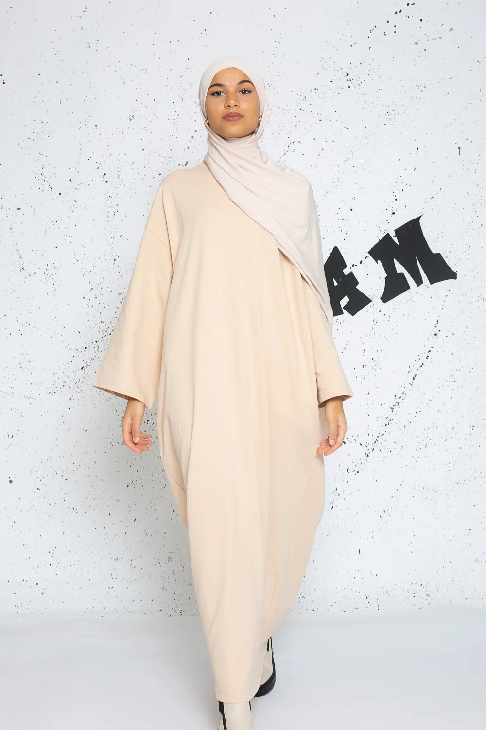 Vestido sudadera oversize beige manga ancha