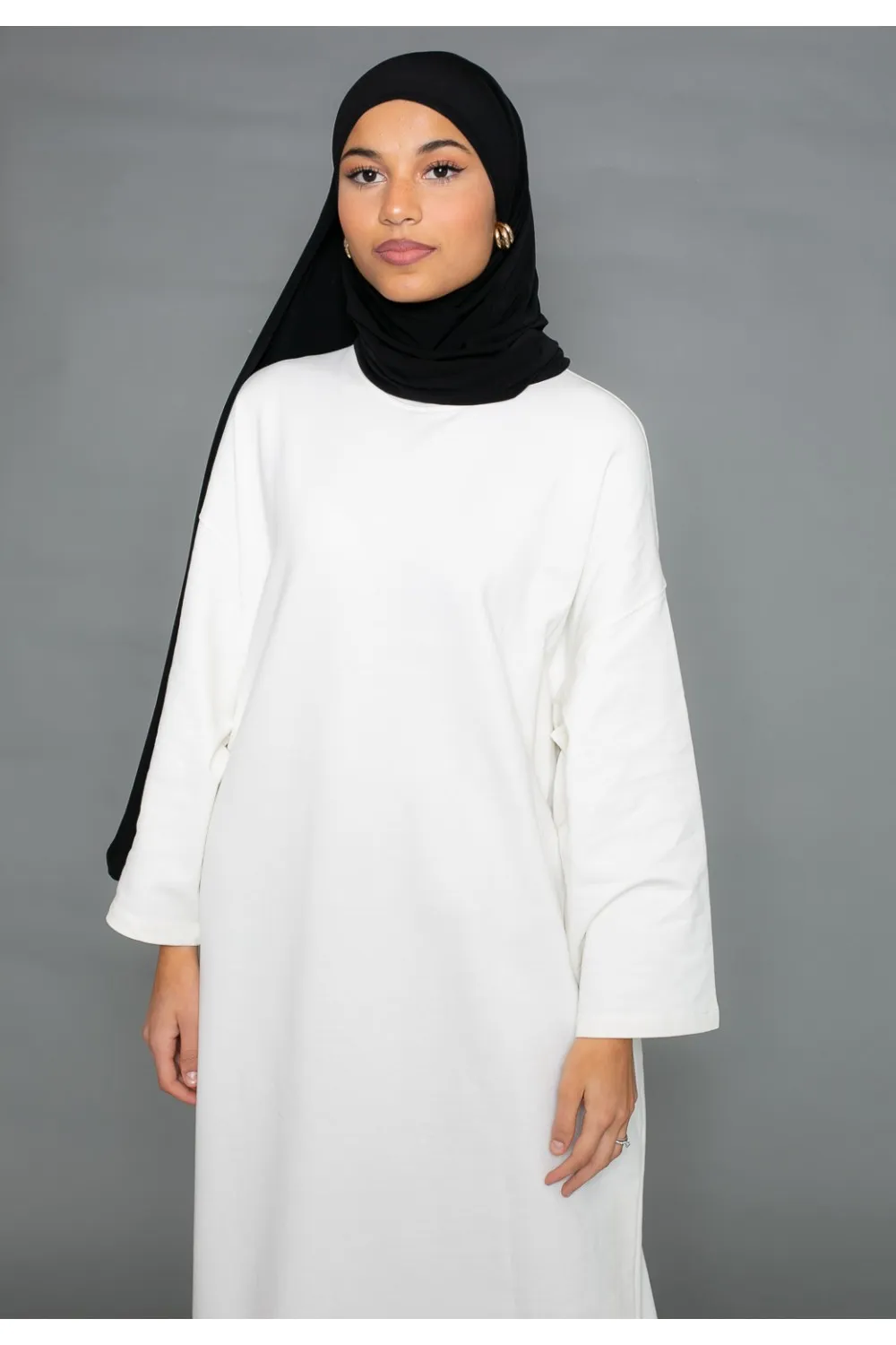 Vestido sudadera oversize blanco roto manga ancha