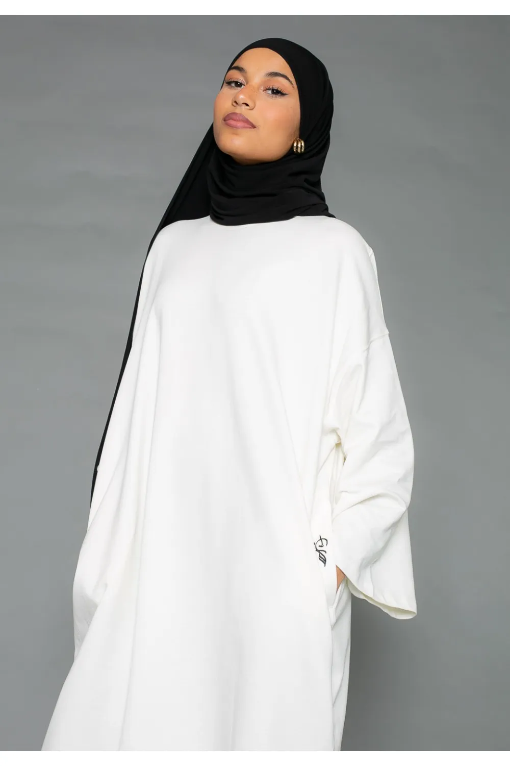 Vestido sudadera oversize blanco roto manga ancha