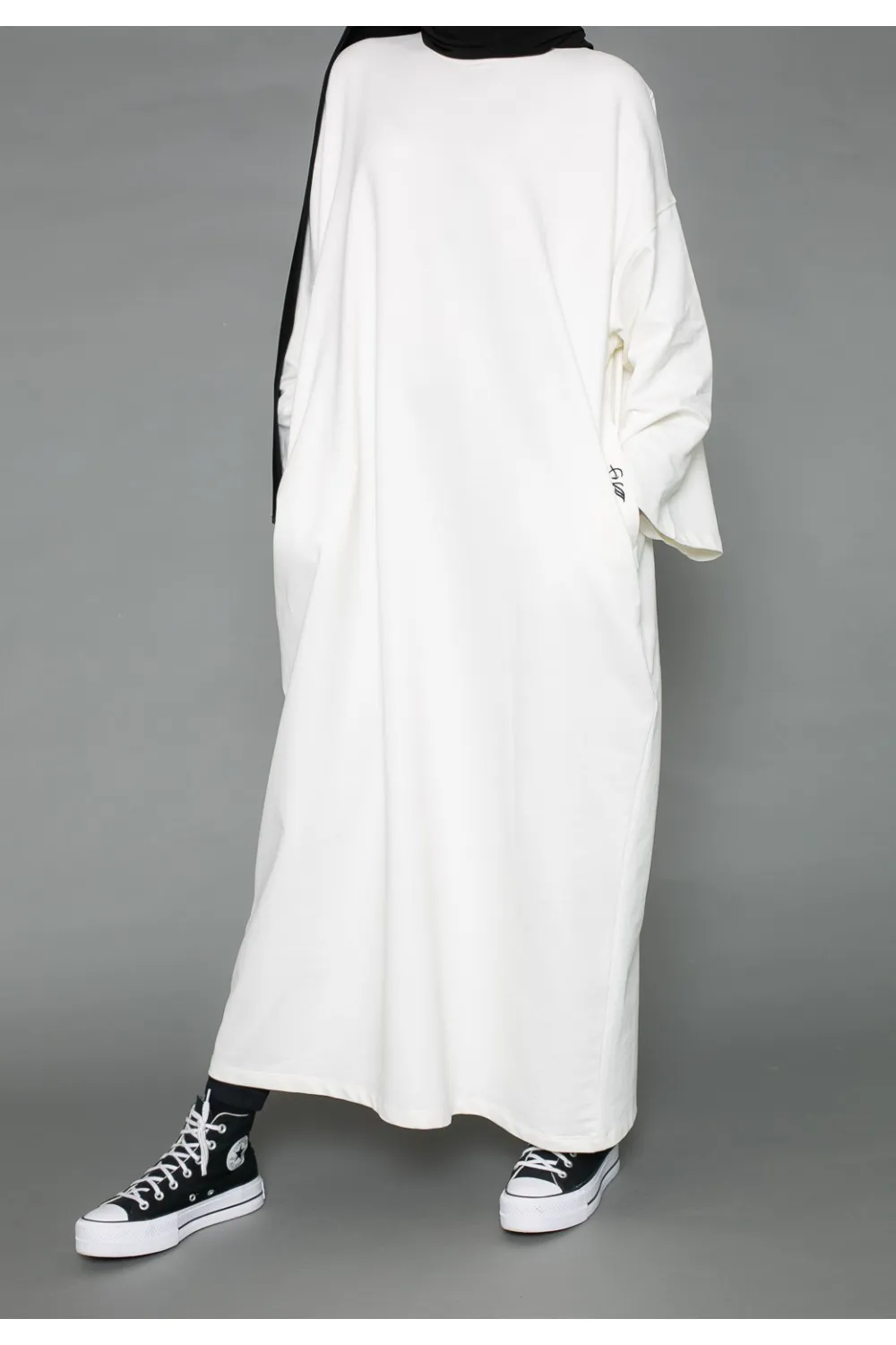 Vestido sudadera oversize blanco roto manga ancha