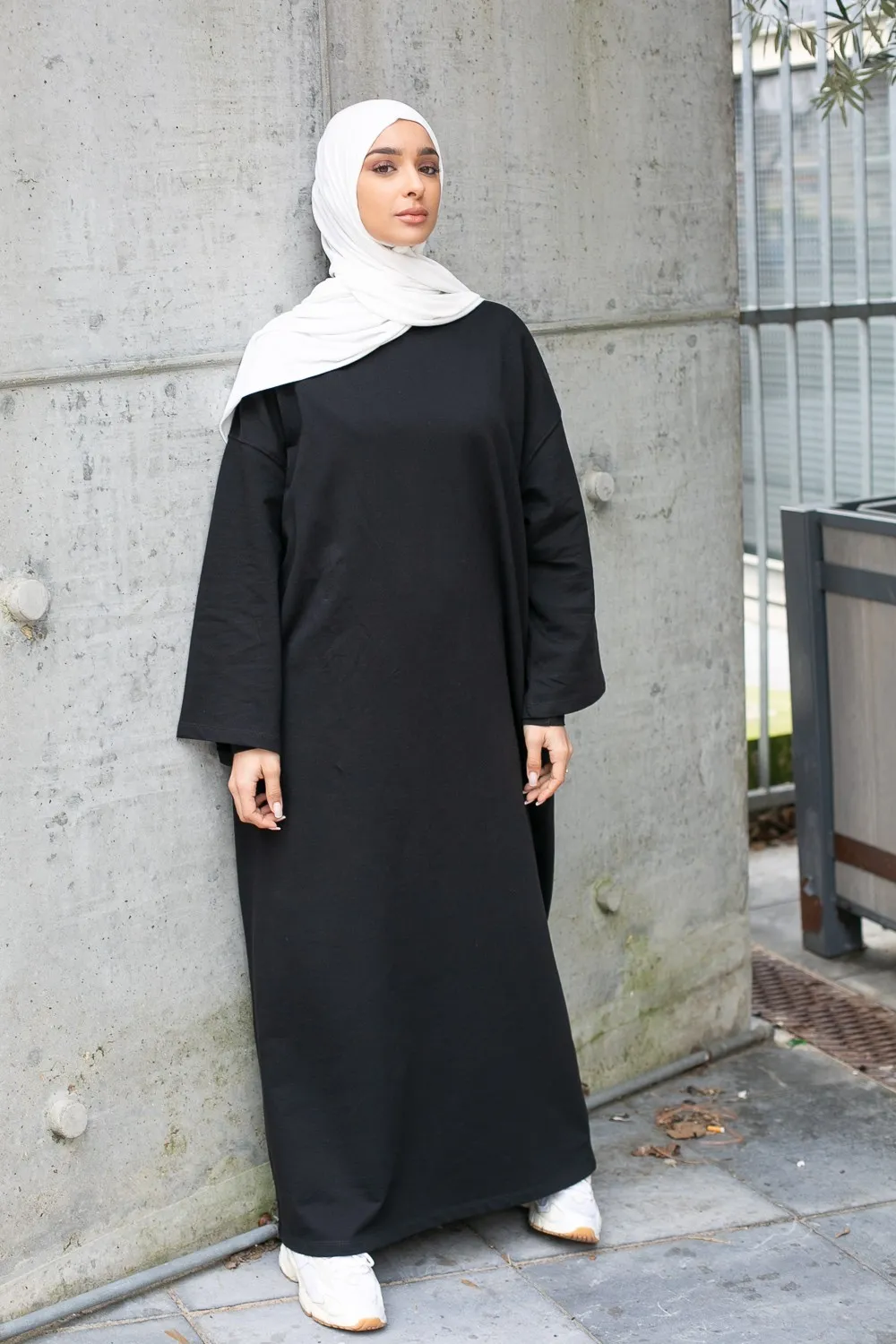 Vestido sudadera oversize manga ancha negro