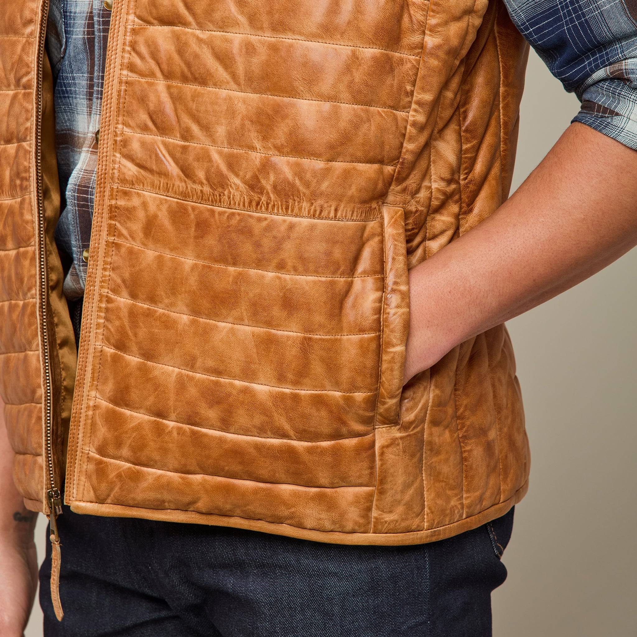 Western Yoke Leather Vest :: Mocha